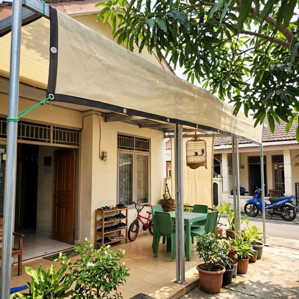 Paranet lembaran cream untuk teras rumah